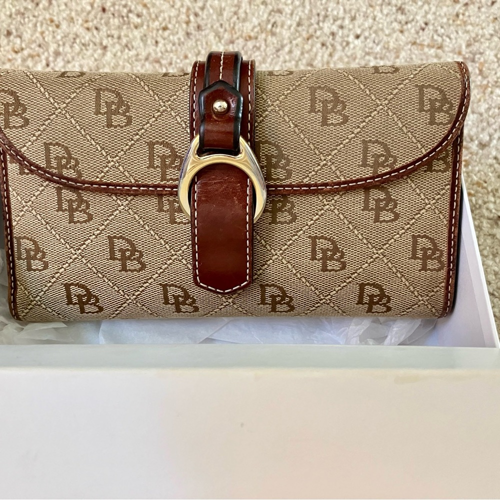 Dooney & Bourke checkbook wallet